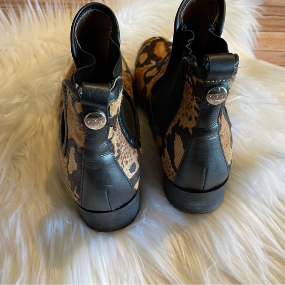 Donald J Pliner🖤Dyla Leopard-Print Calf Hair Booties - Picture 4 of 10